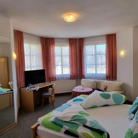 Hotel Adorf 3*