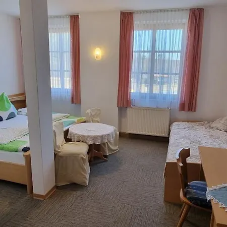 Adorf Отель Бад-Эльстер