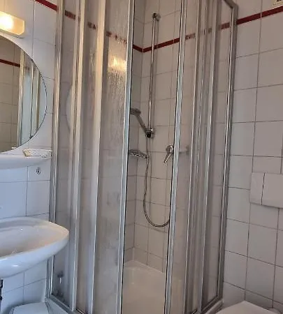 Adorf Отель Бад-Эльстер